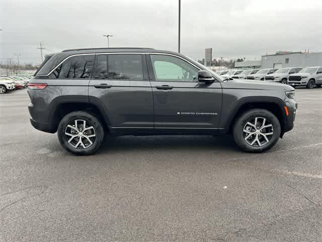 new 2025 Jeep Grand Cherokee car, priced at $44,295