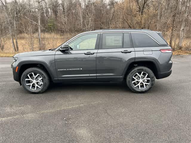 new 2025 Jeep Grand Cherokee car, priced at $44,295