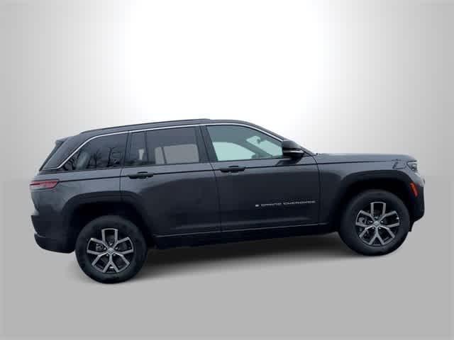 new 2025 Jeep Grand Cherokee car, priced at $44,295