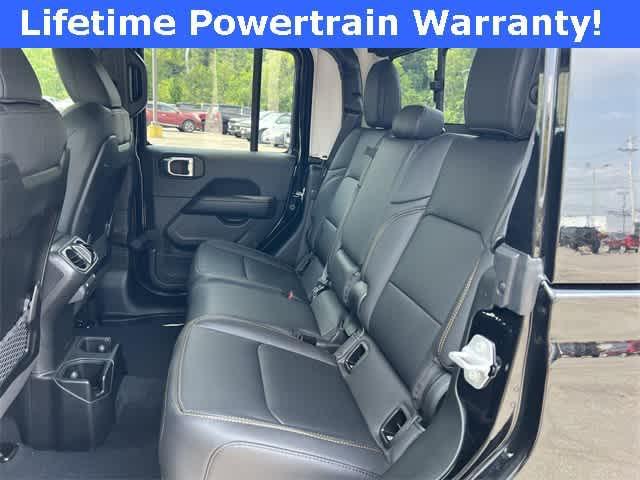 new 2025 Jeep Gladiator car, priced at $49,125