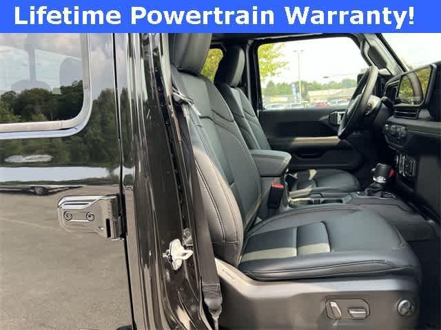 new 2025 Jeep Gladiator car, priced at $49,125