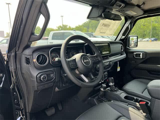 new 2025 Jeep Gladiator car, priced at $52,125