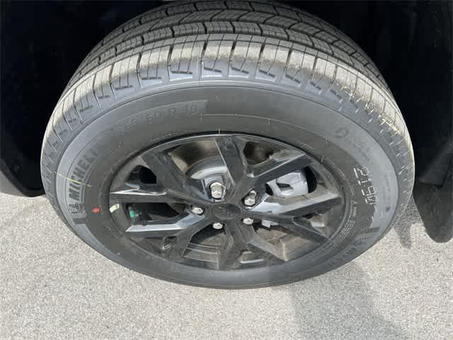 new 2025 Jeep Grand Cherokee car, priced at $42,825