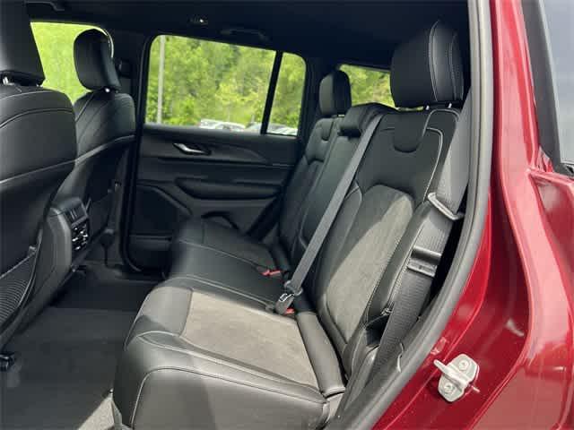 new 2025 Jeep Grand Cherokee car, priced at $42,825