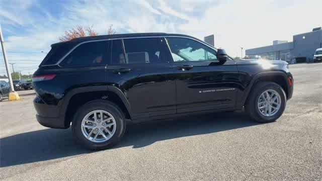 new 2025 Jeep Grand Cherokee car, priced at $39,920