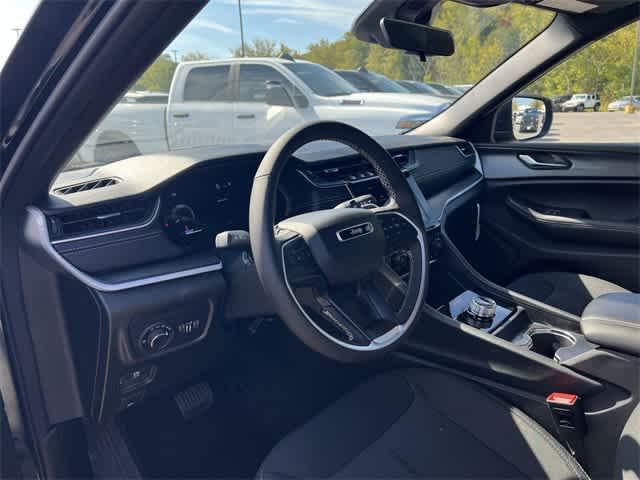 new 2025 Jeep Grand Cherokee car, priced at $39,920