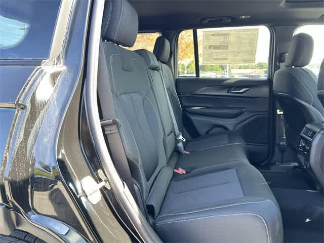 new 2025 Jeep Grand Cherokee car, priced at $39,920