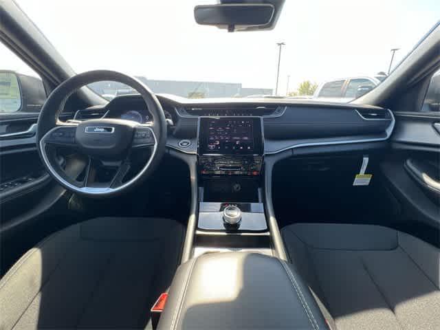 new 2025 Jeep Grand Cherokee car, priced at $39,920