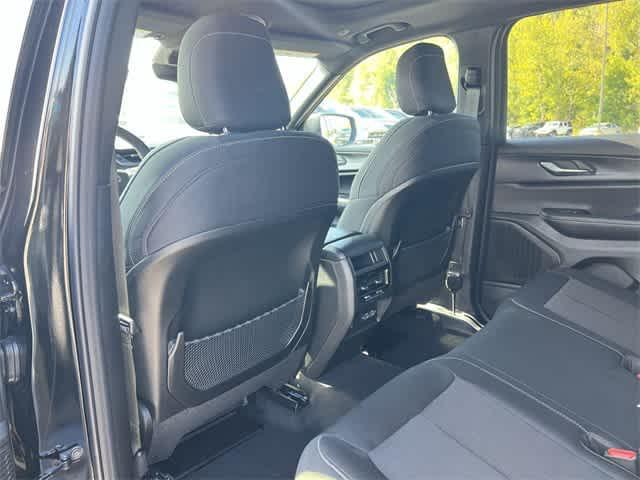 new 2025 Jeep Grand Cherokee car, priced at $39,920
