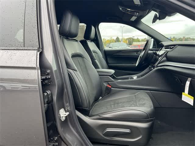 new 2025 Jeep Grand Cherokee car, priced at $43,480