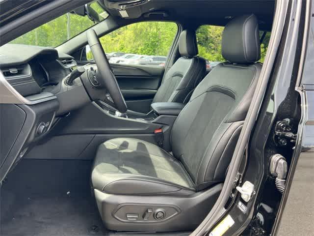 new 2025 Jeep Grand Cherokee L car, priced at $45,077