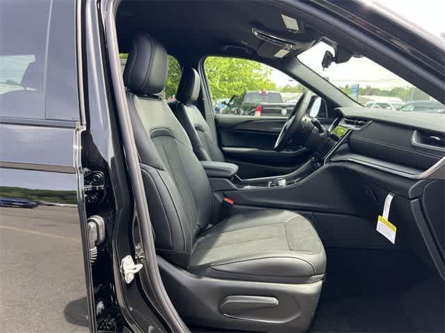 new 2025 Jeep Grand Cherokee L car, priced at $45,077