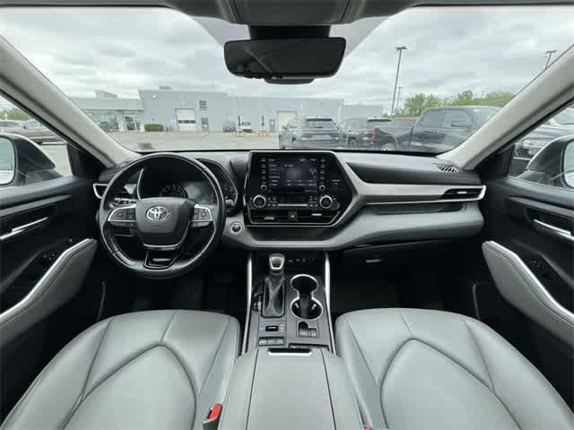 used 2021 Toyota Highlander car, priced at $31,545