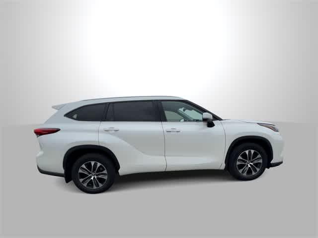 used 2021 Toyota Highlander car, priced at $31,545
