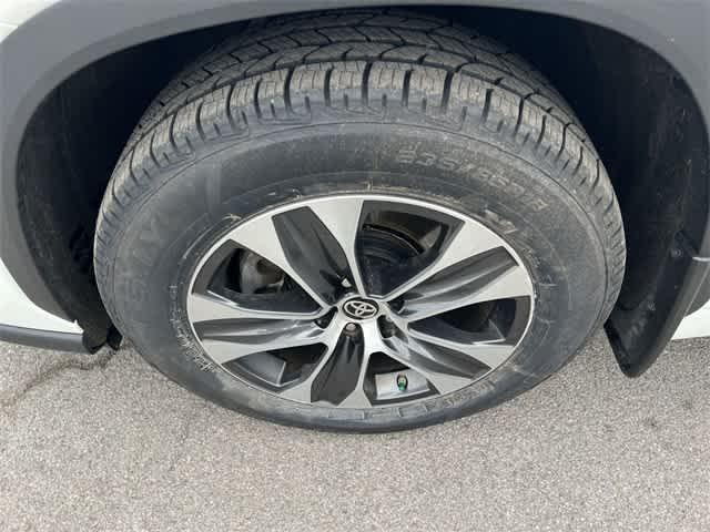 used 2021 Toyota Highlander car, priced at $31,545