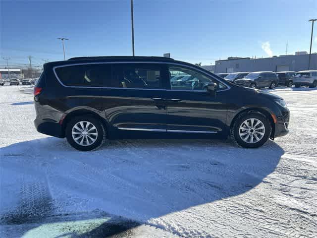 used 2017 Chrysler Pacifica car, priced at $15,271