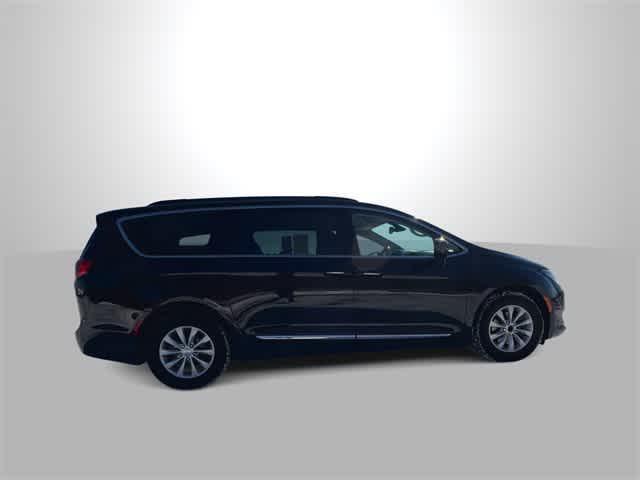 used 2017 Chrysler Pacifica car, priced at $15,271