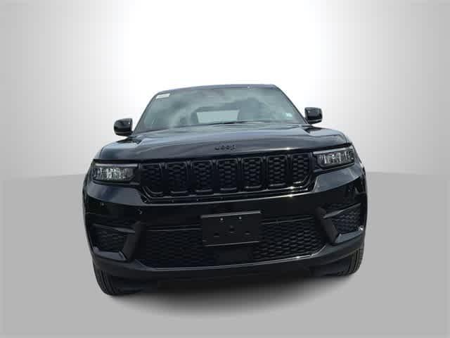 new 2025 Jeep Grand Cherokee car, priced at $42,900