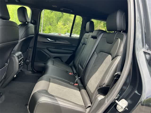 new 2025 Jeep Grand Cherokee car, priced at $42,900