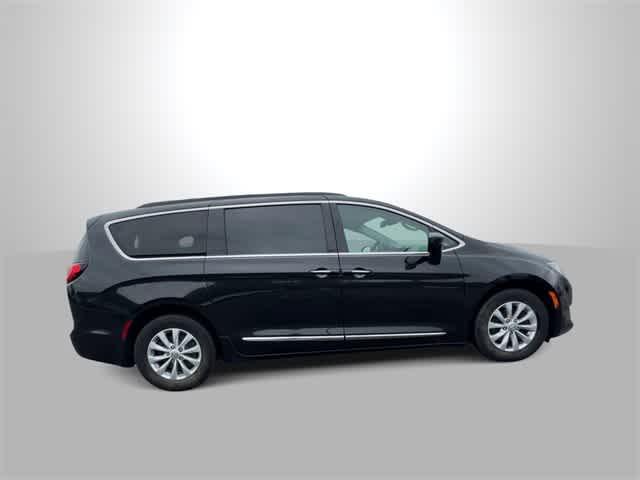 used 2017 Chrysler Pacifica car, priced at $14,991