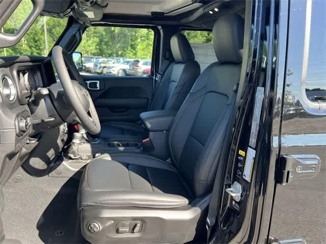 new 2025 Jeep Gladiator car, priced at $51,143