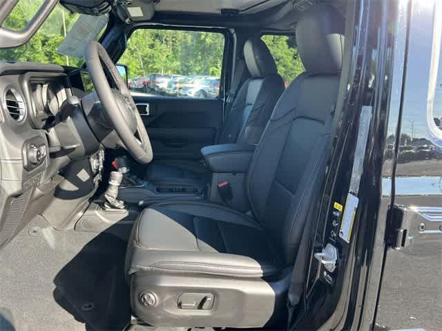 new 2025 Jeep Gladiator car, priced at $48,972