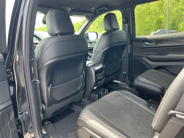 new 2025 Jeep Grand Cherokee L car, priced at $45,077