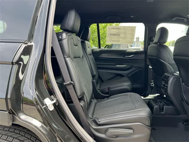 new 2025 Jeep Grand Cherokee L car, priced at $45,077