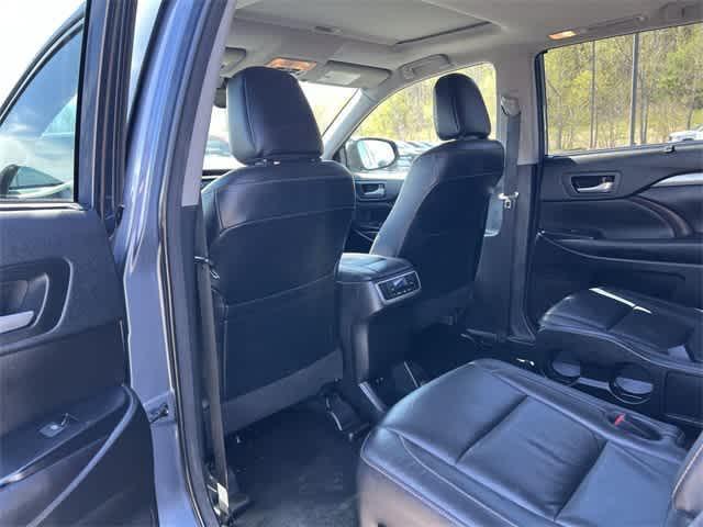 used 2018 Toyota Highlander car, priced at $19,988