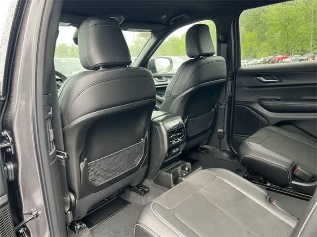 new 2025 Jeep Grand Cherokee L car, priced at $44,077