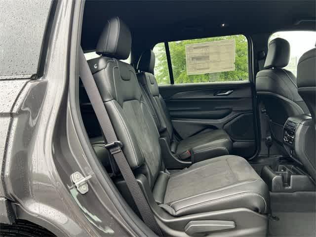 new 2025 Jeep Grand Cherokee L car, priced at $44,077