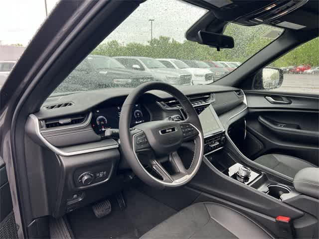 new 2025 Jeep Grand Cherokee L car, priced at $44,077