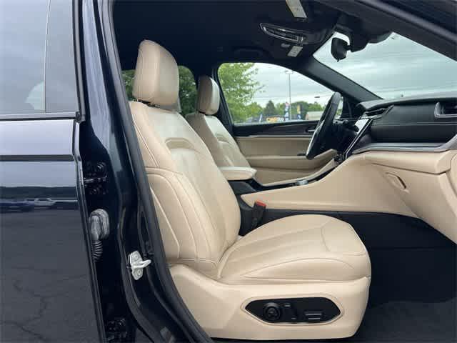 used 2024 Jeep Grand Cherokee car, priced at $33,931