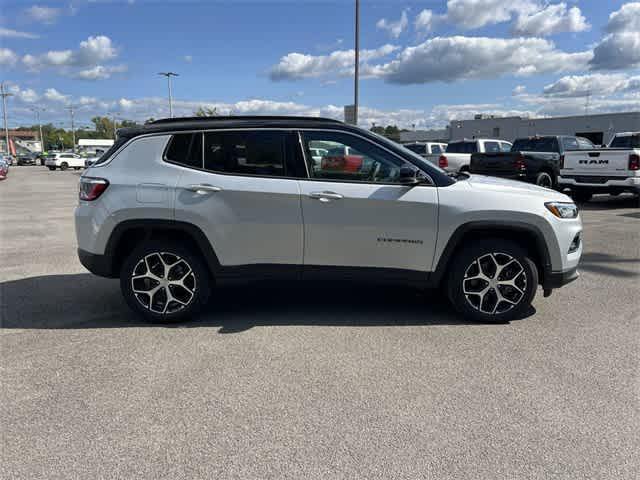 new 2024 Jeep Compass car, priced at $30,435