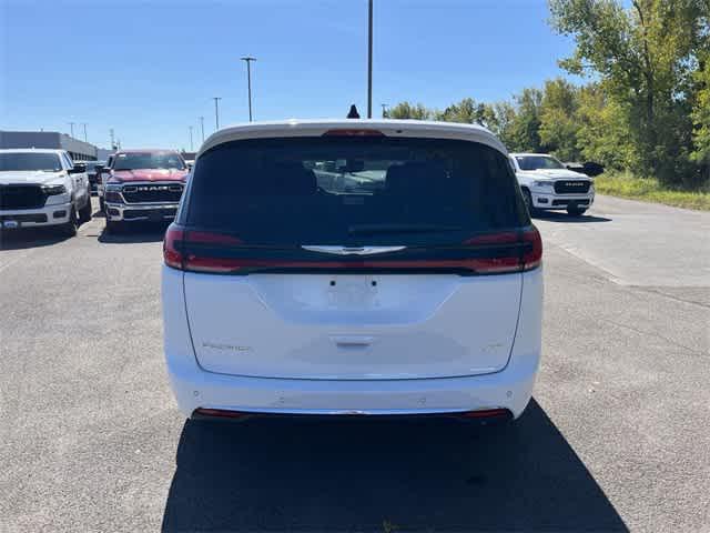 new 2024 Chrysler Pacifica car, priced at $40,990