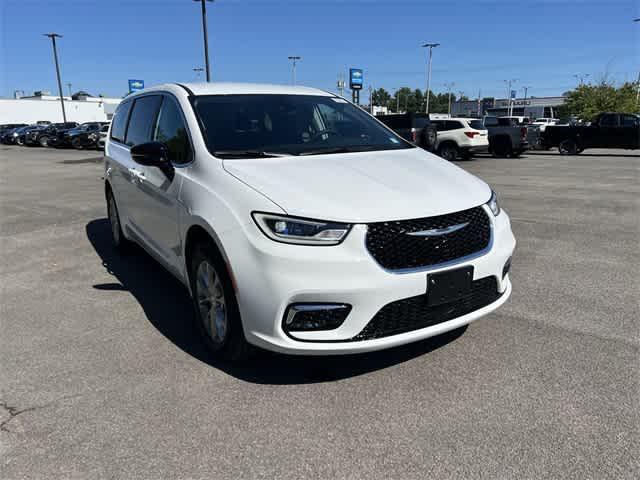 new 2024 Chrysler Pacifica car, priced at $40,990