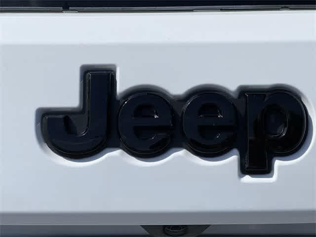 used 2021 Jeep Grand Cherokee car, priced at $33,541