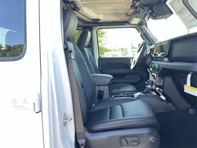 new 2025 Jeep Gladiator car, priced at $50,903