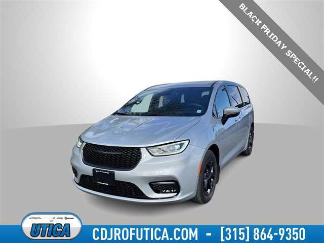 used 2023 Chrysler Pacifica Hybrid car, priced at $32,205