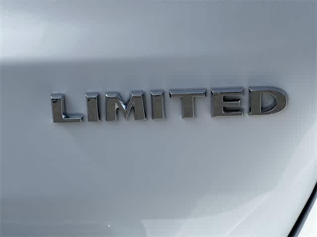 used 2018 Jeep Grand Cherokee car, priced at $20,751