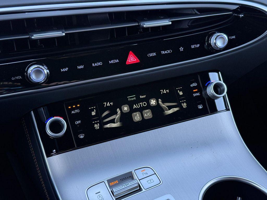 new 2026 Genesis GV70 car