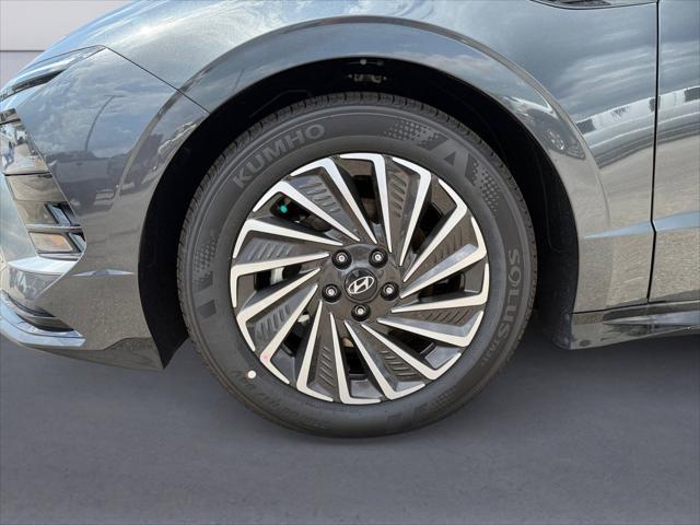 new 2025 Hyundai Sonata Hybrid car, priced at $30,842