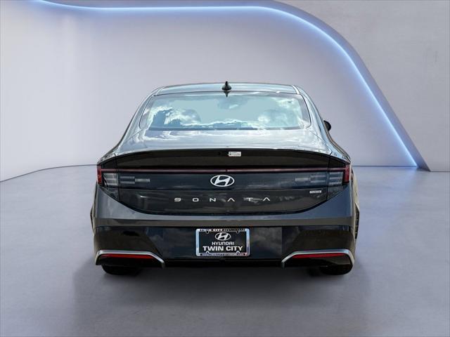 new 2025 Hyundai Sonata Hybrid car, priced at $30,842