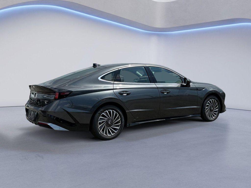 new 2025 Hyundai Sonata Hybrid car, priced at $30,842