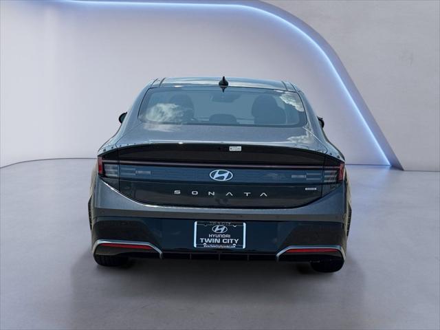 new 2025 Hyundai Sonata Hybrid car, priced at $37,043