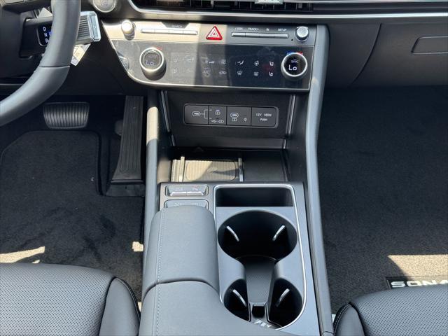 new 2025 Hyundai Sonata Hybrid car, priced at $37,043