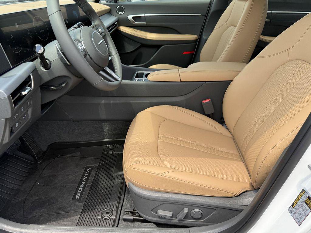new 2025 Hyundai Sonata Hybrid car, priced at $37,387