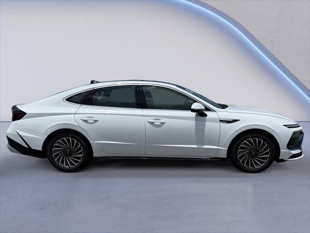 new 2025 Hyundai Sonata Hybrid car, priced at $37,387