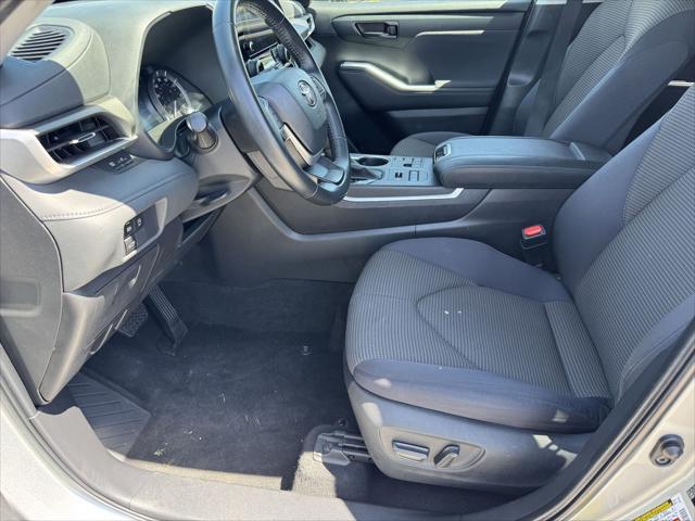 used 2023 Toyota Highlander car, priced at $33,998