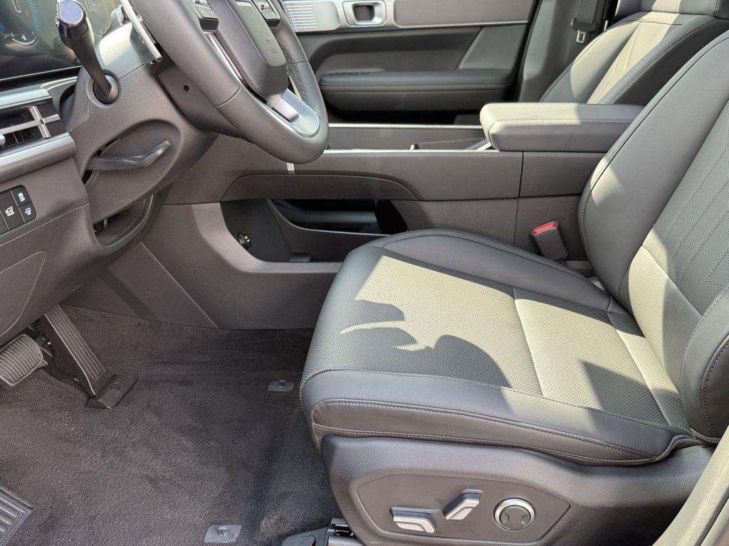 new 2025 Hyundai Santa Fe car, priced at $38,316